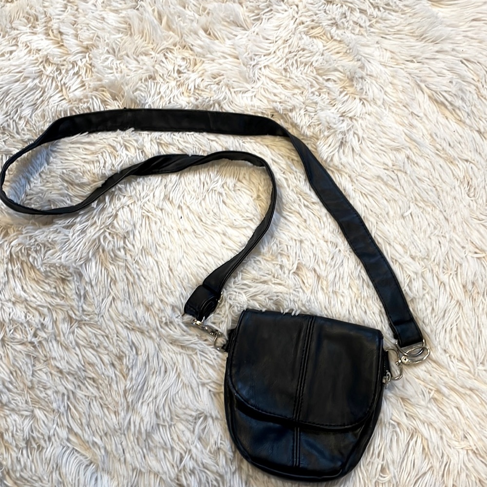 Small cross over purse